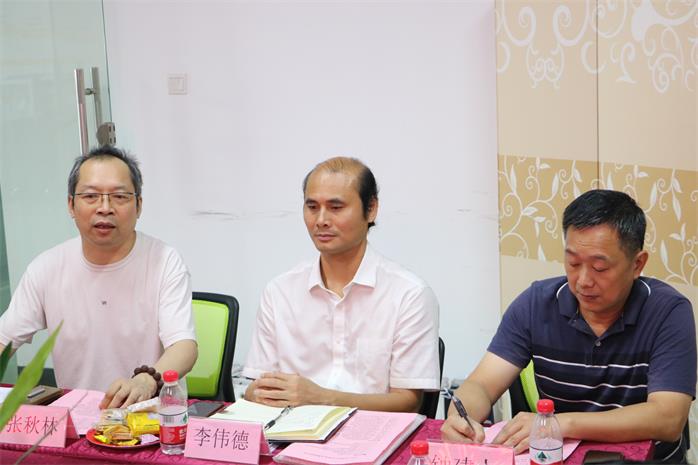 三人合影.jpg